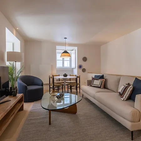 Palacio Ficalho Townouse 1 By Lovelystay ליסבון